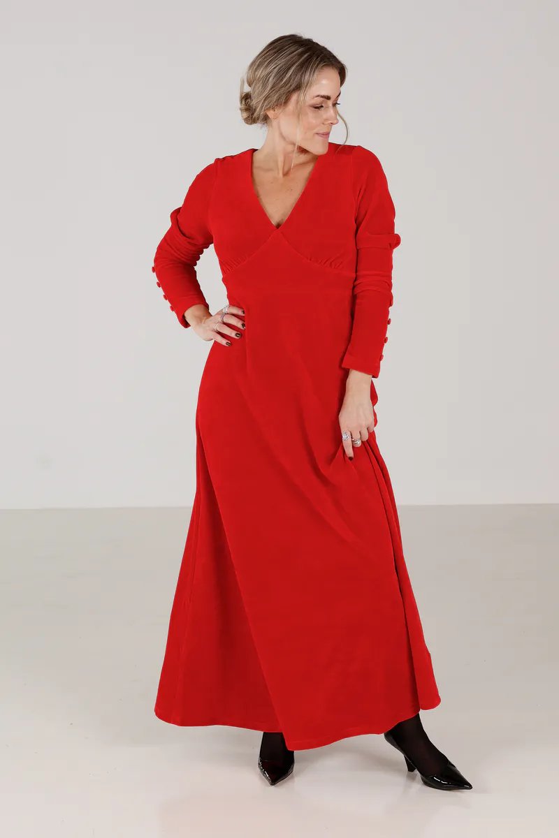 Inga rød lang velurkjole